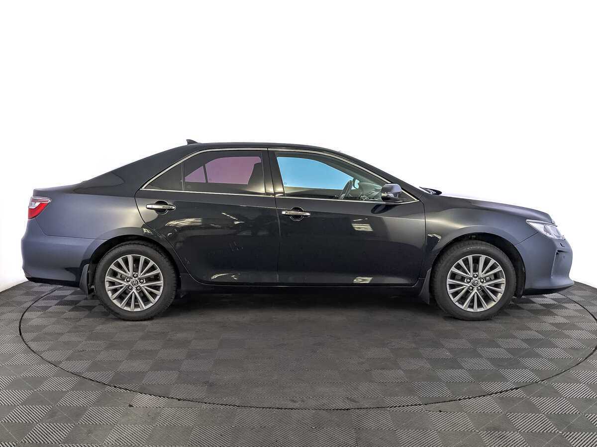 Toyota Camry с пробегом — 2016 год. Фото: #3