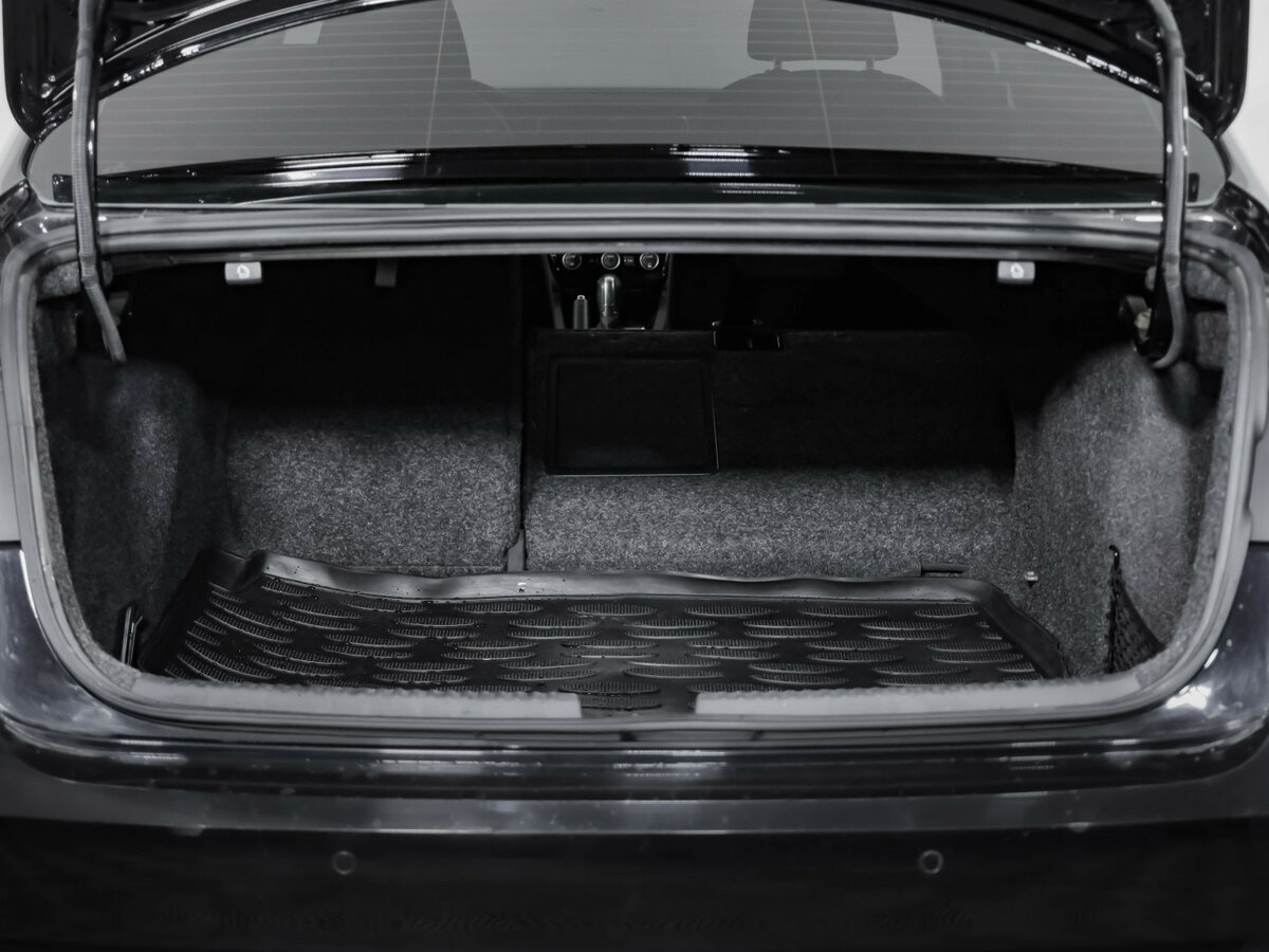 Volkswagen Jetta с пробегом — 2017 год. Фото: #30