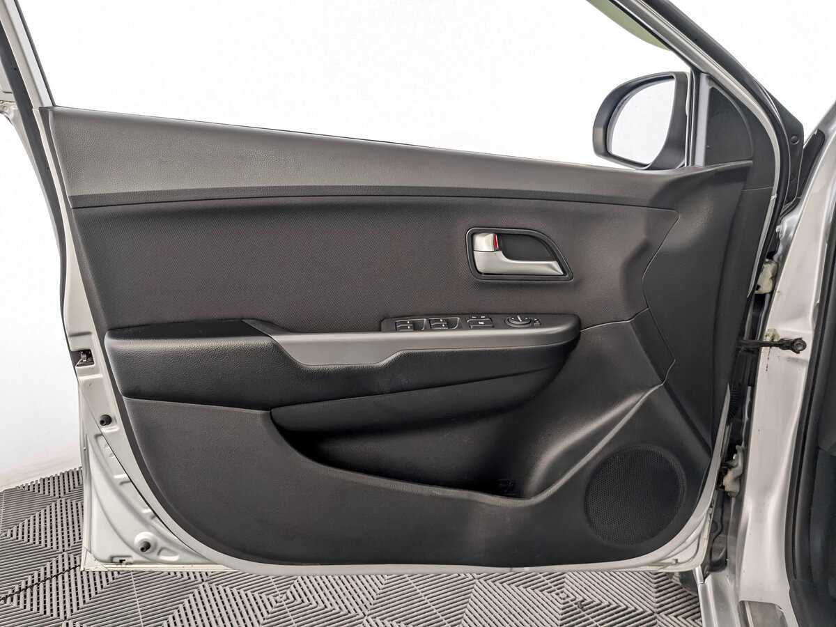 Kia Rio с пробегом — 2017 год. Фото: #18