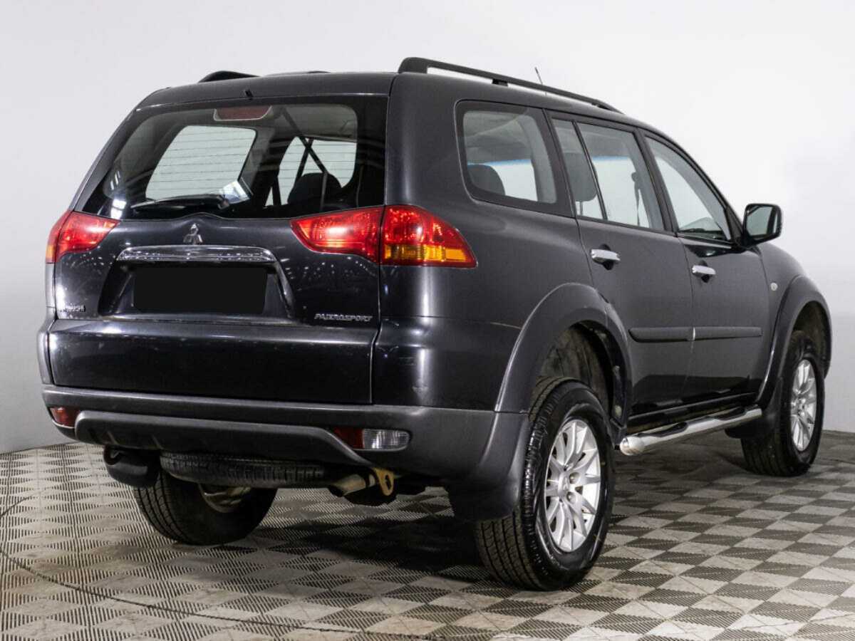 Mitsubishi Pajero Sport с пробегом — 2012 год. Фото: #4