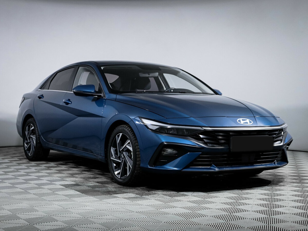 Hyundai Elantra с пробегом — 2023 год. Фото: #2