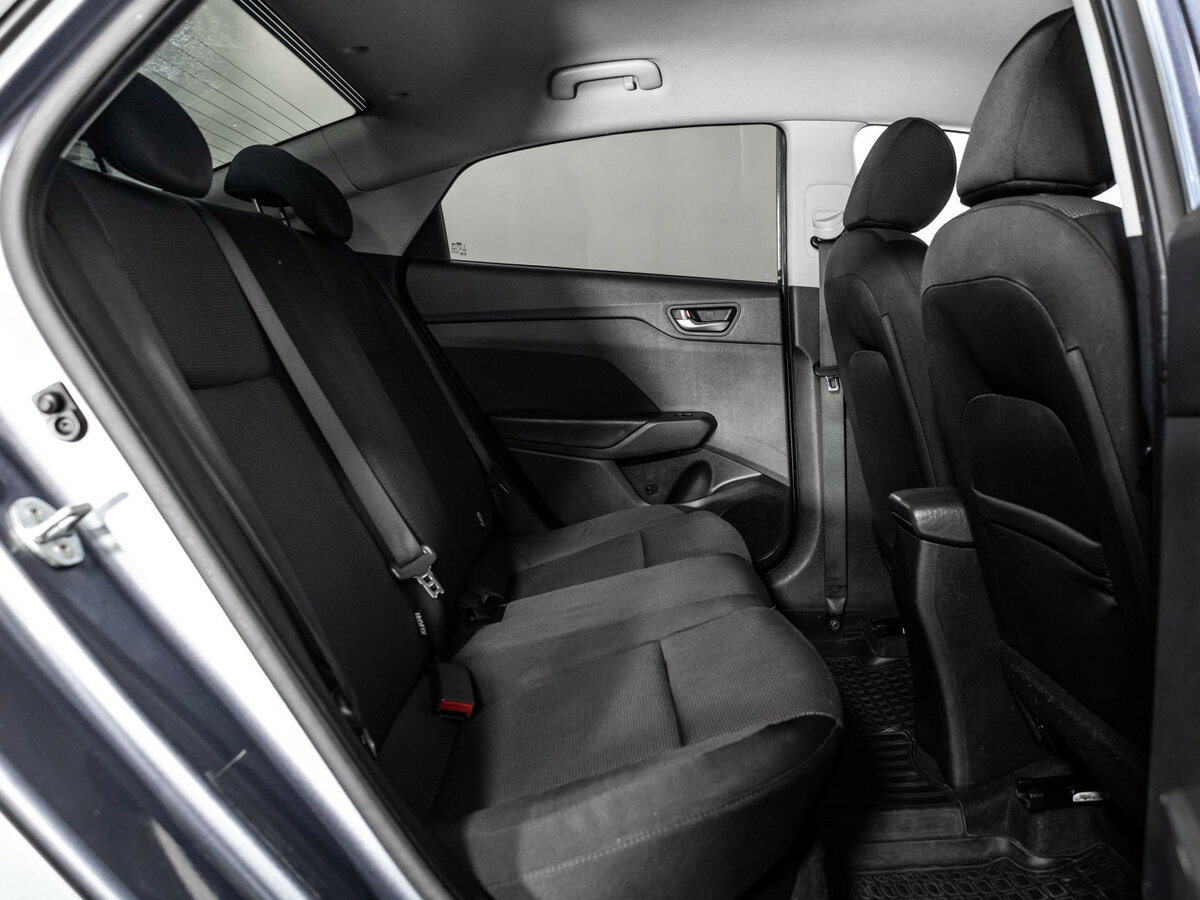 Hyundai Solaris с пробегом — 2017 год. Фото: #17