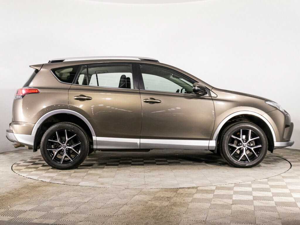 Toyota RAV4 с пробегом — 2016 год. Фото: #3