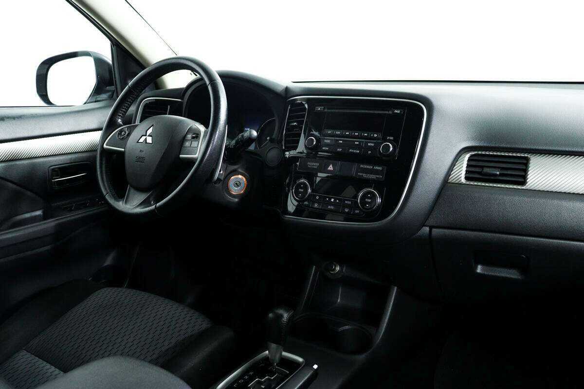 Mitsubishi Outlander с пробегом — 2013 год. Фото: #8