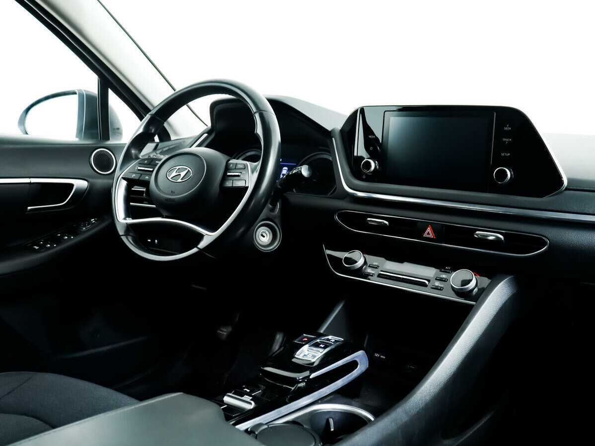 Hyundai Sonata с пробегом — 2021 год. Фото: #6