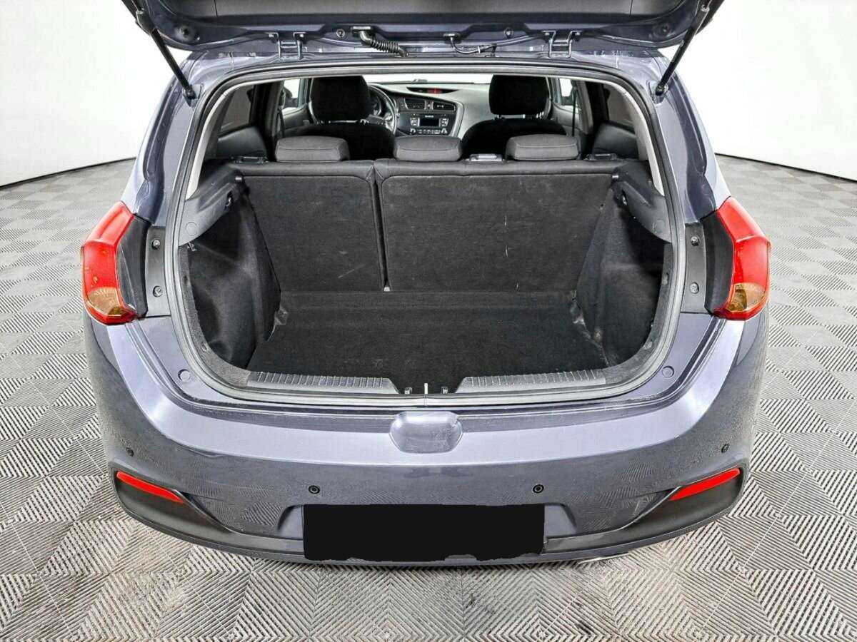 Kia Ceed с пробегом — 2013 год. Фото: #9