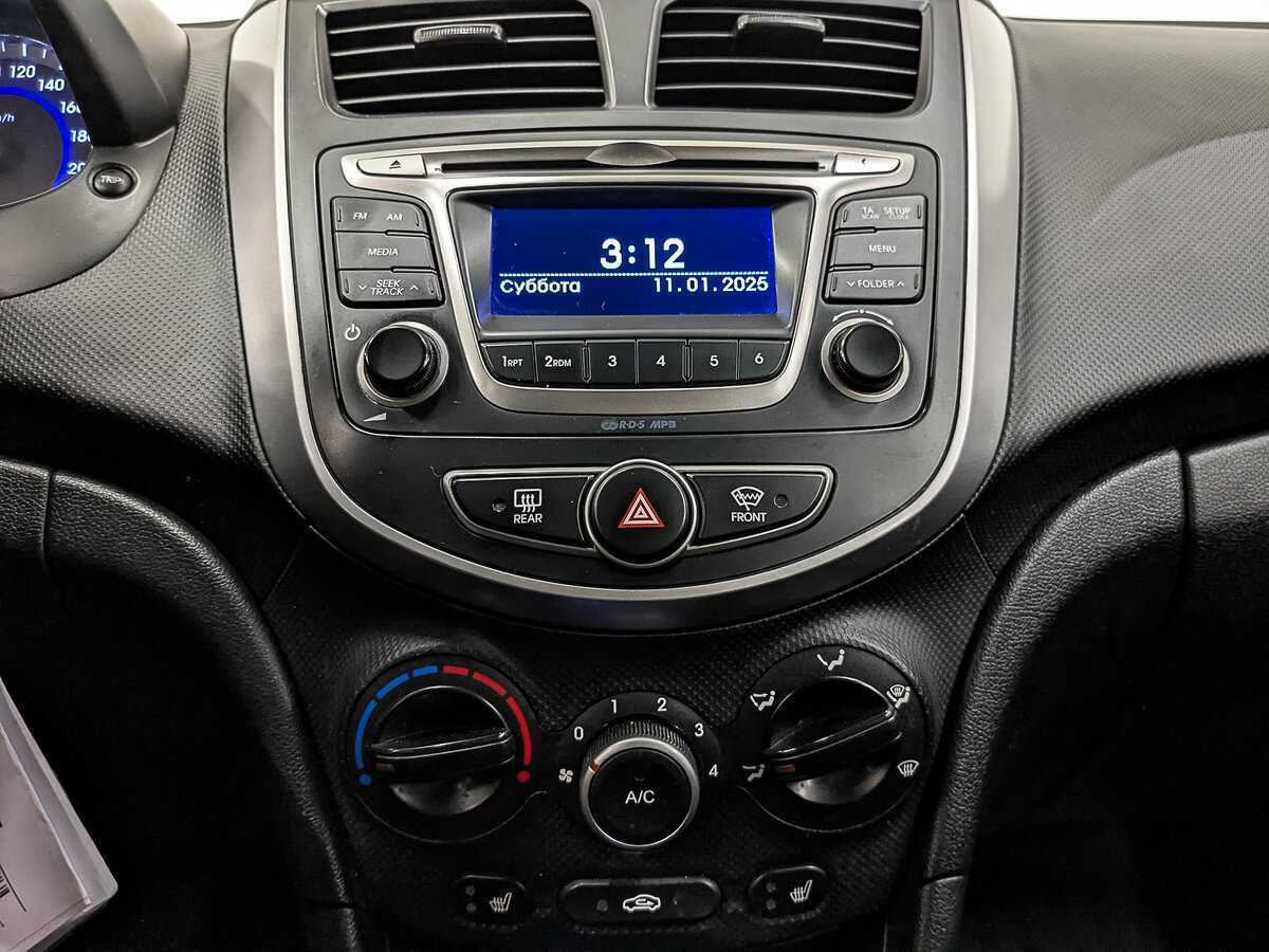 Hyundai Solaris с пробегом — 2015 год. Фото: #14