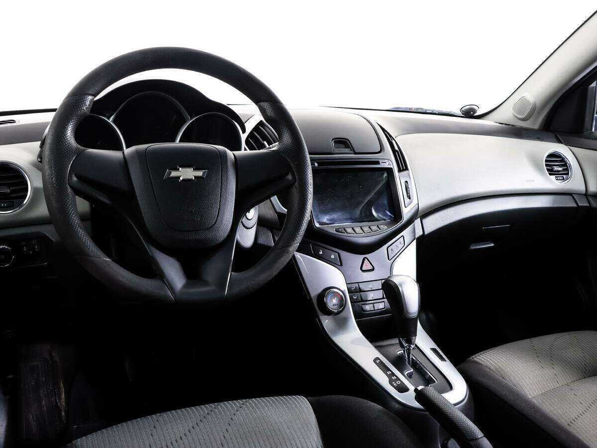 Chevrolet Cruze с пробегом — 2013 год. Фото: #10
