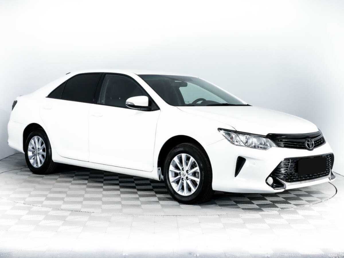 Toyota Camry с пробегом — 2015 год. Фото: #2