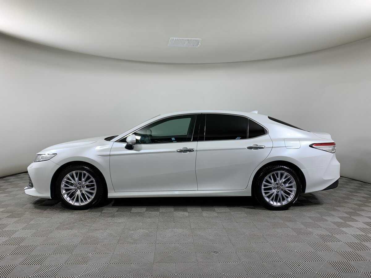 Toyota Camry с пробегом — 2020 год. Фото: #7