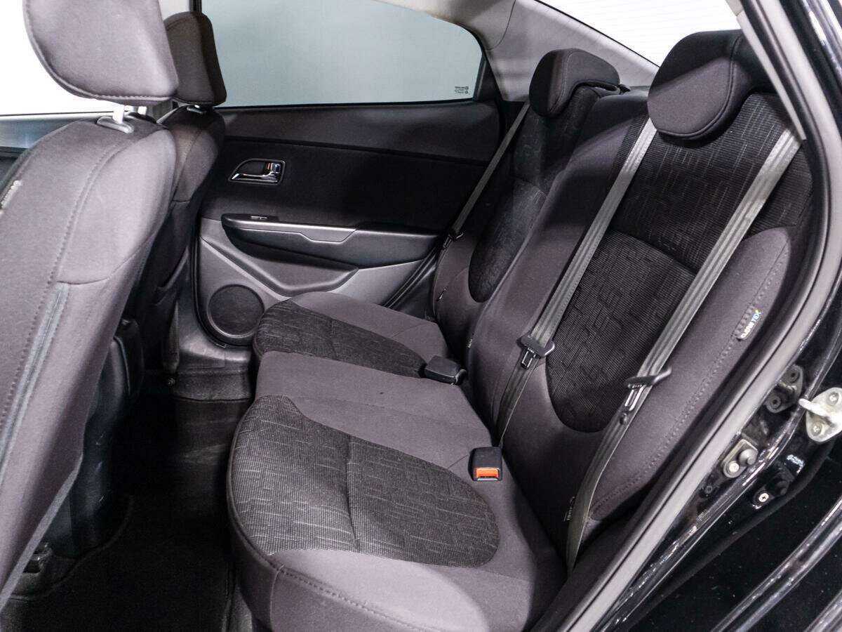 Kia Rio с пробегом — 2014 год. Фото: #9