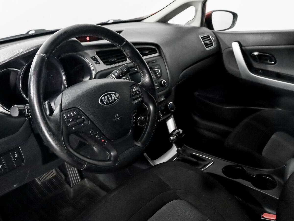Kia Ceed с пробегом — 2014 год. Фото: #8