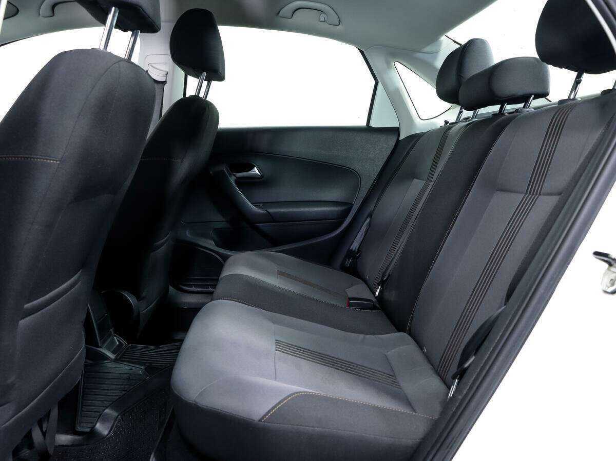 Volkswagen Polo с пробегом — 2016 год. Фото: #10