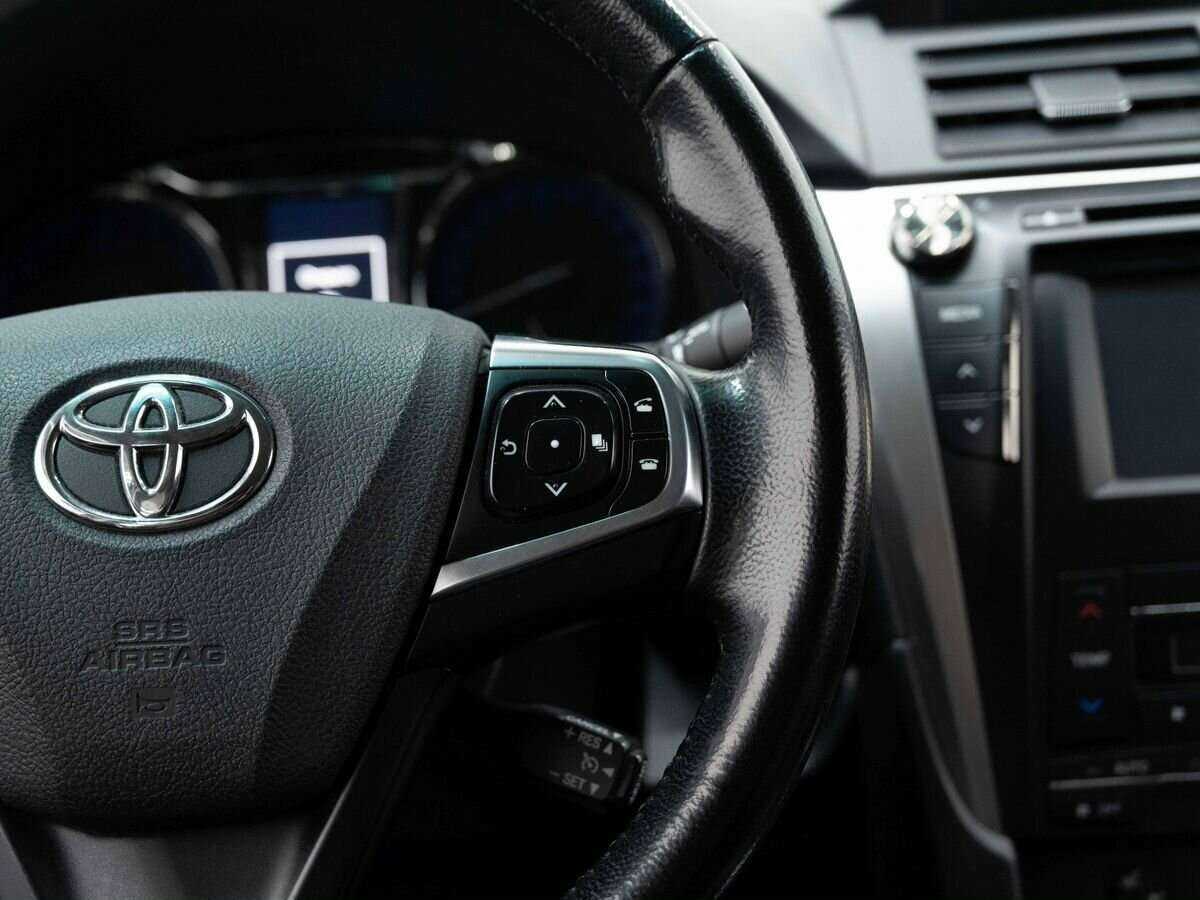 Toyota Camry с пробегом — 2018 год. Фото: #17