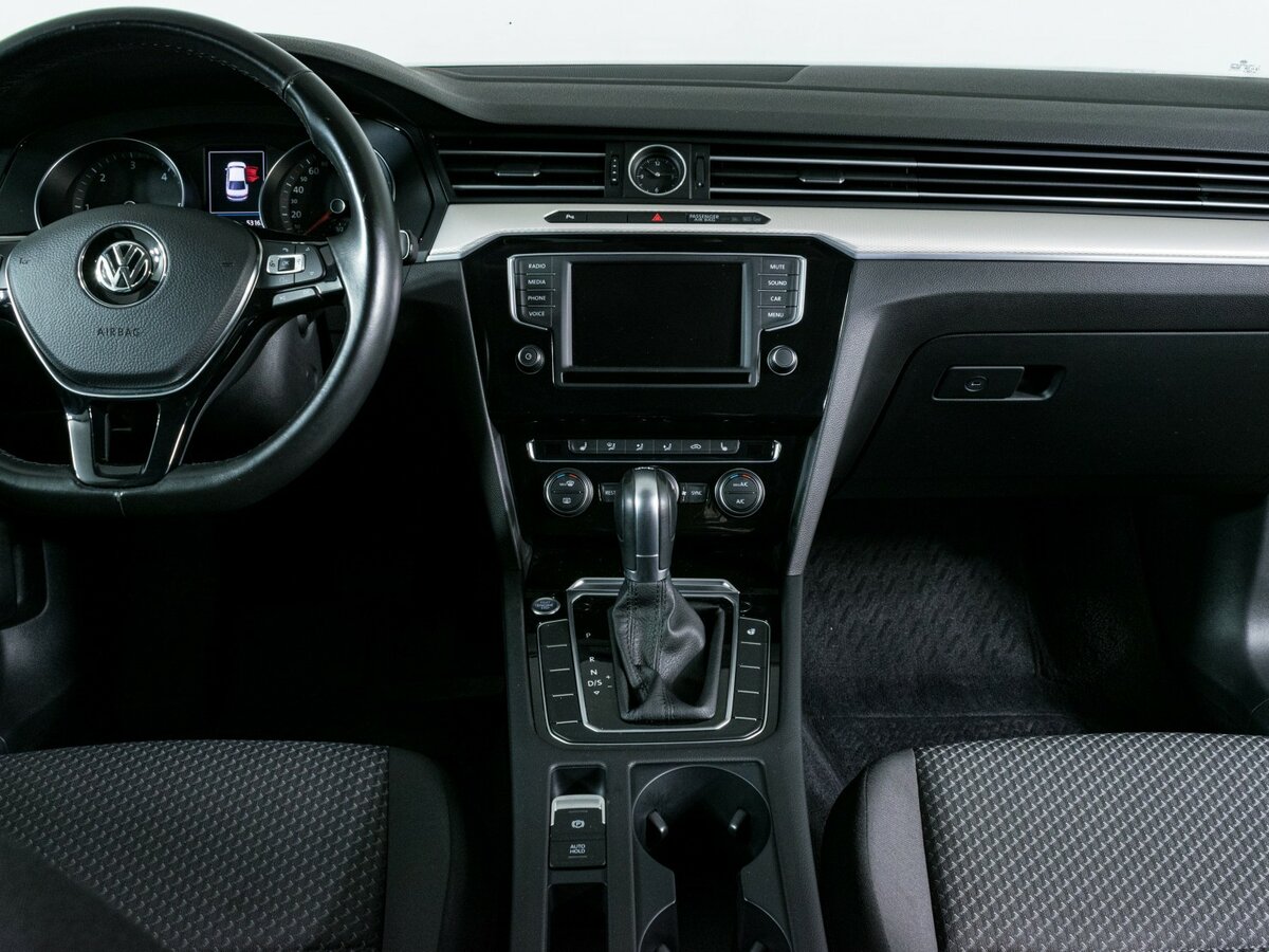 Volkswagen Passat с пробегом — 2017 год. Фото: #7