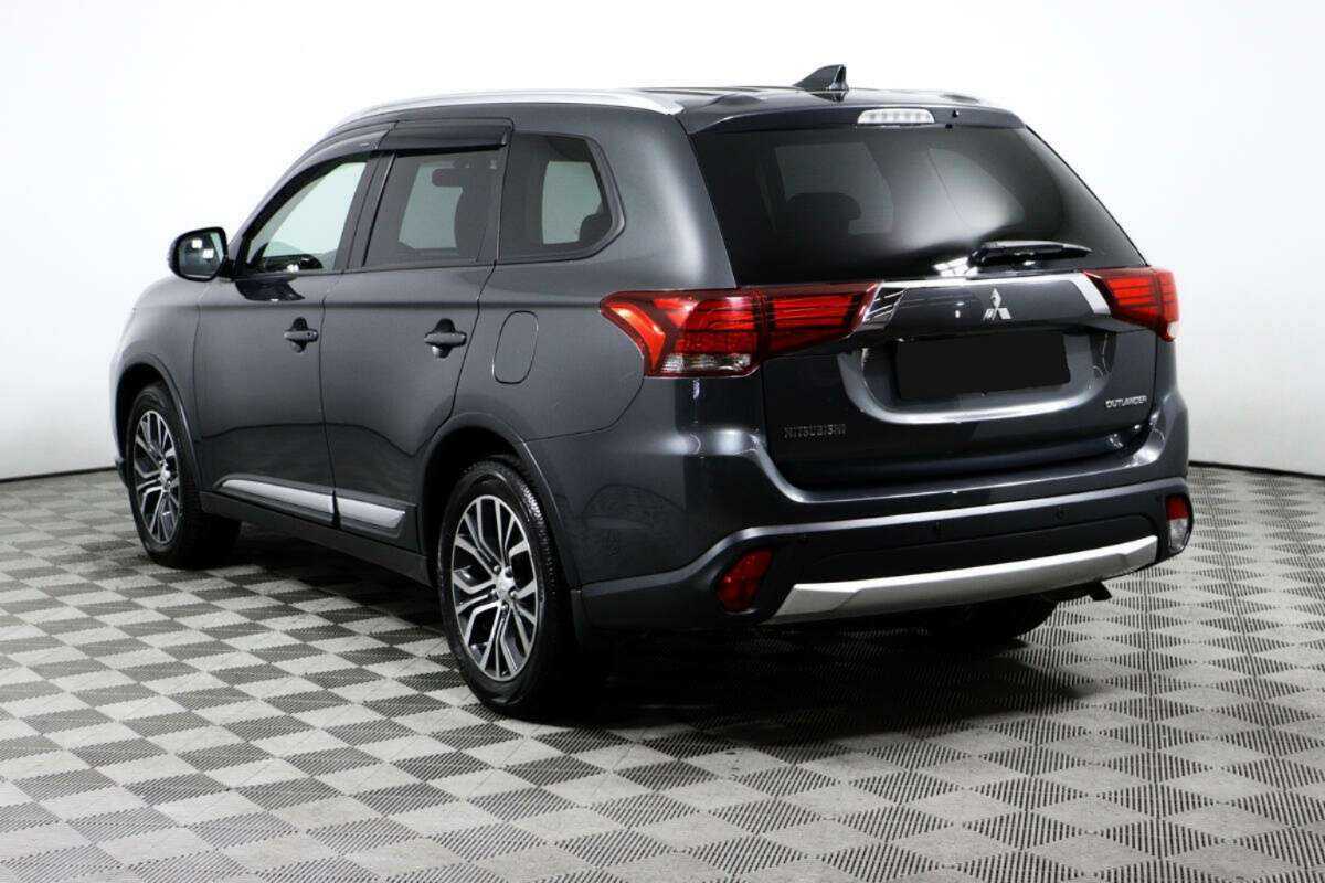 Mitsubishi Outlander с пробегом — 2018 год. Фото: #6