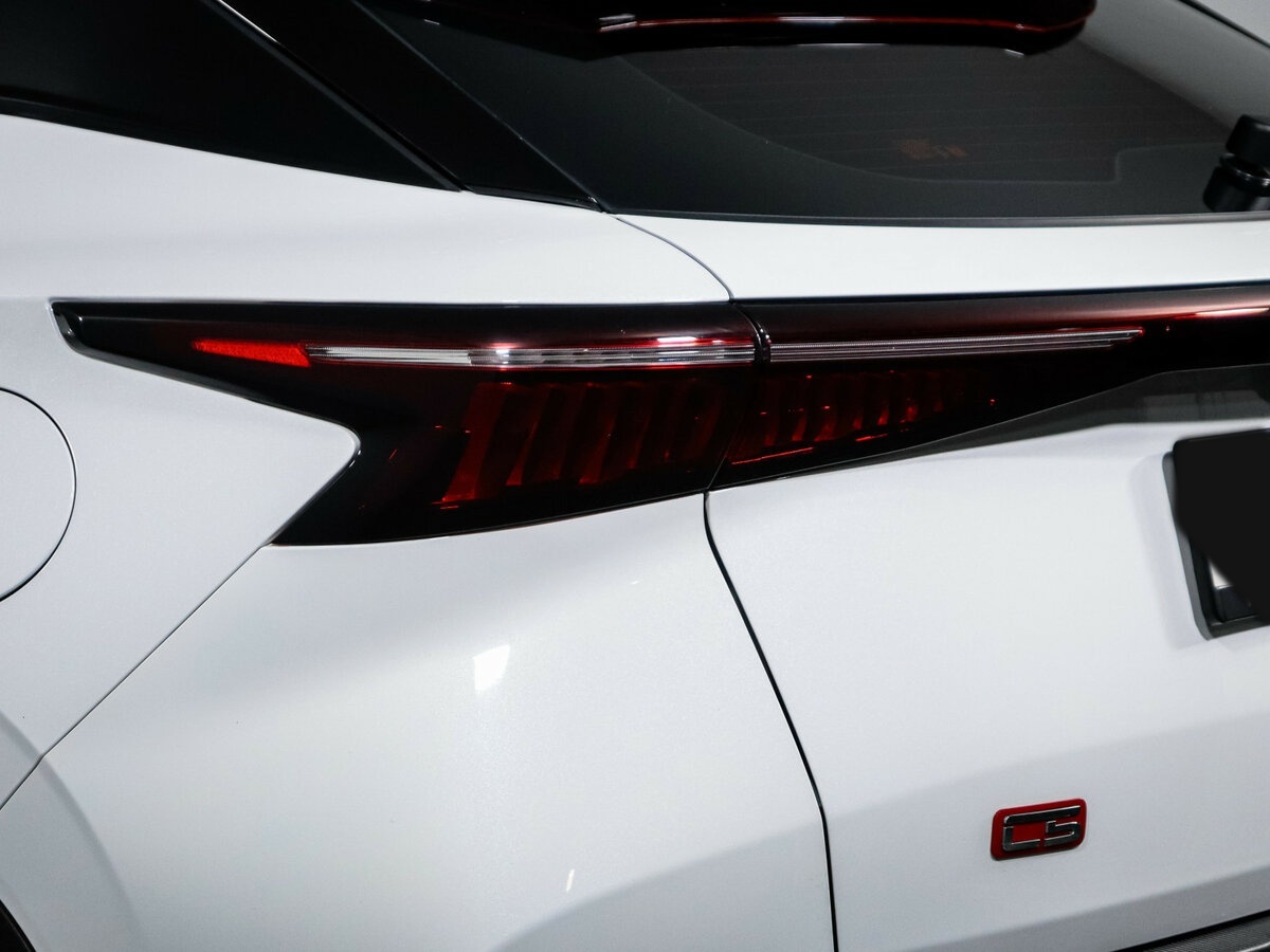 OMODA C5 с пробегом — 2022 год. Фото: #15