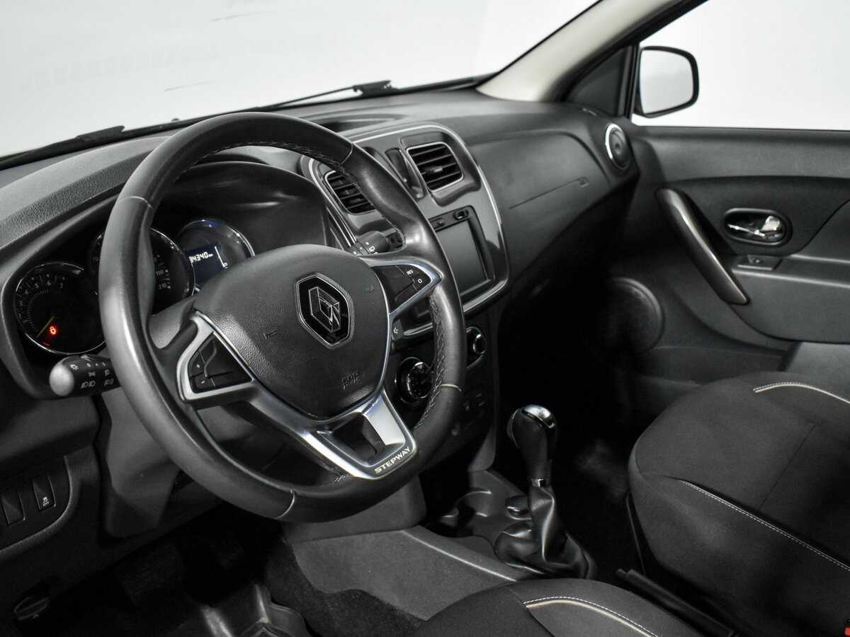 Renault Sandero с пробегом — 2019 год. Фото: #8