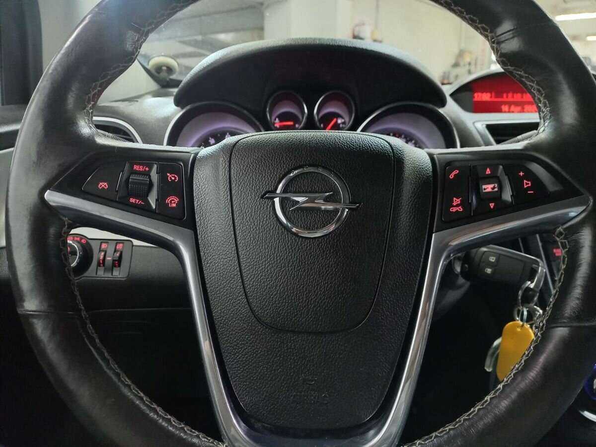 Opel Mokka с пробегом — 2013 год. Фото: #11