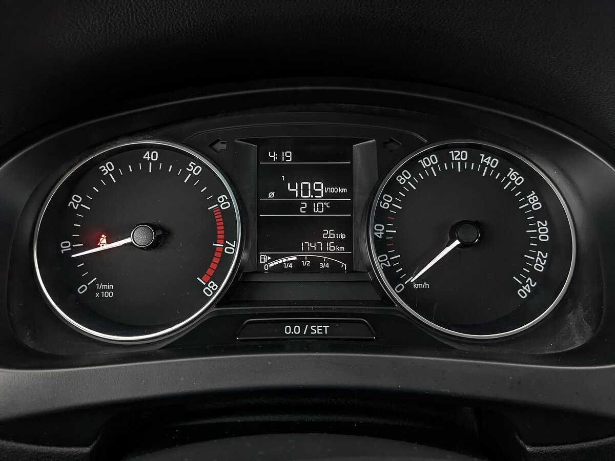 Skoda Rapid с пробегом — 2017 год. Фото: #15