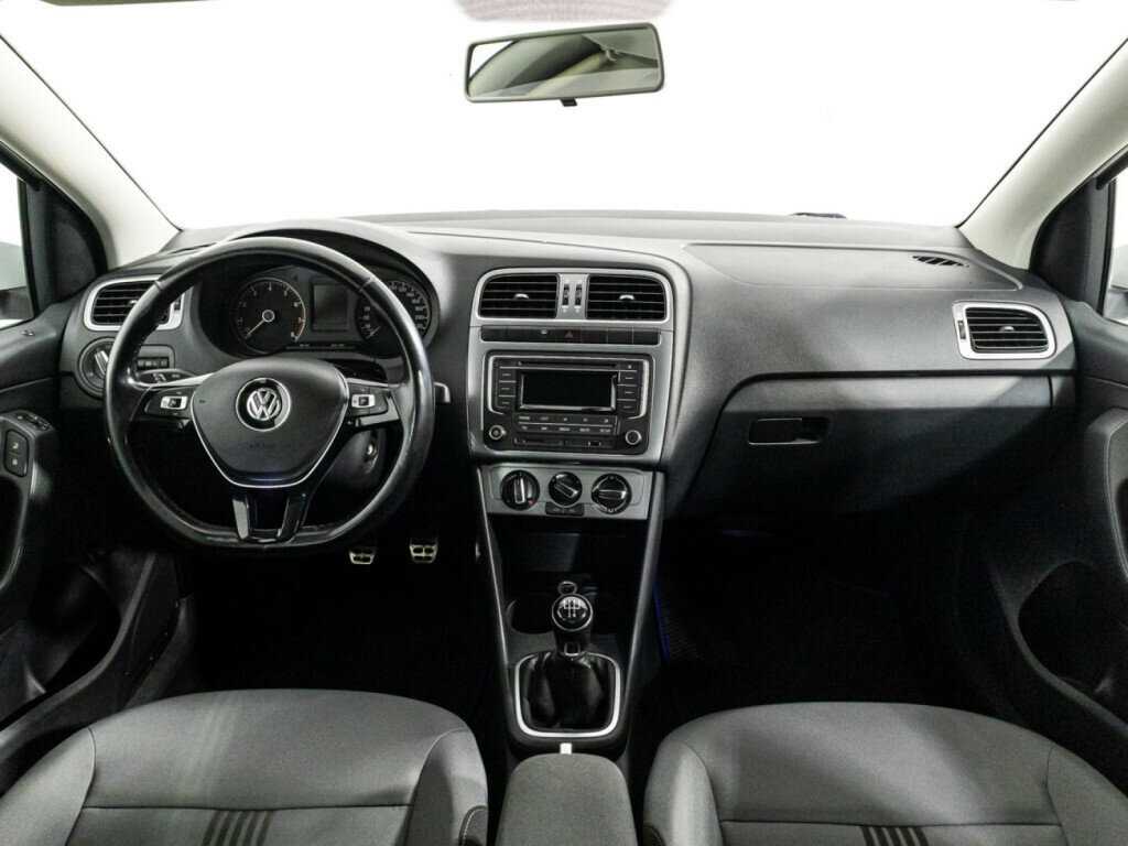 Volkswagen Polo с пробегом — 2016 год. Фото: #12