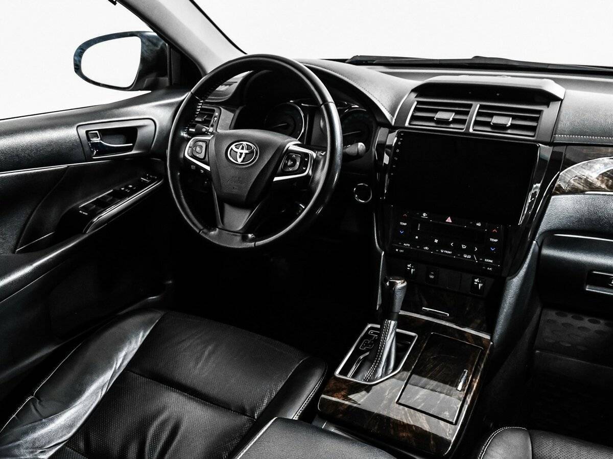 Toyota Camry с пробегом — 2017 год. Фото: #8
