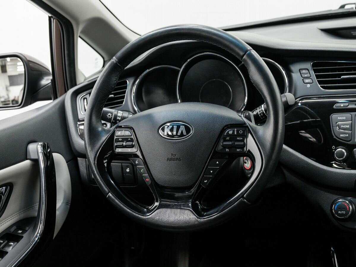 Kia Ceed с пробегом — 2014 год. Фото: #11