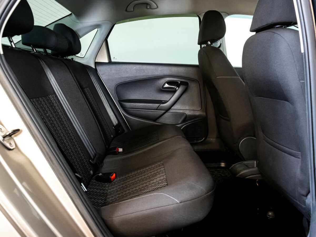 Volkswagen Polo с пробегом — 2016 год. Фото: #12