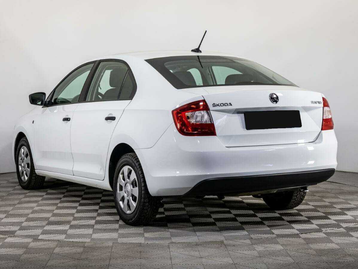Skoda Rapid с пробегом — 2017 год. Фото: #5