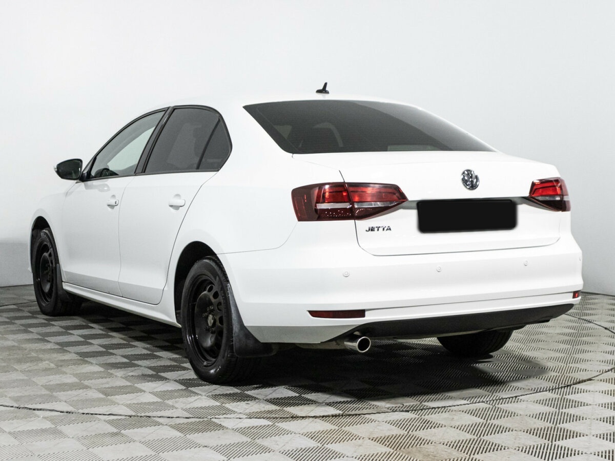 Volkswagen Jetta с пробегом — 2016 год. Фото: #6