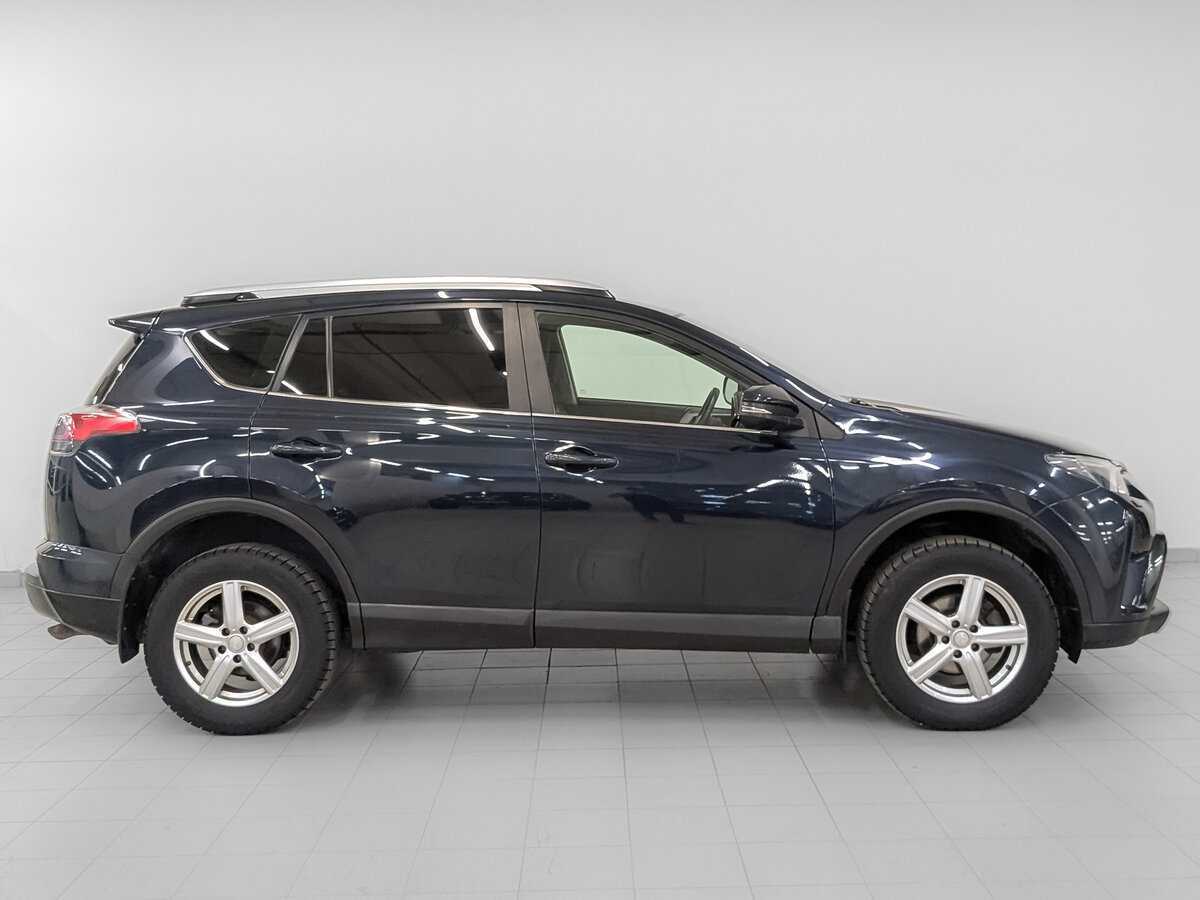 Toyota RAV4 с пробегом — 2017 год. Фото: #3