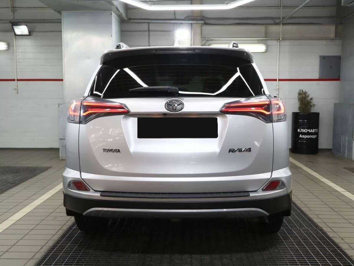Toyota RAV4 с пробегом — 2019 год. Фото: #3