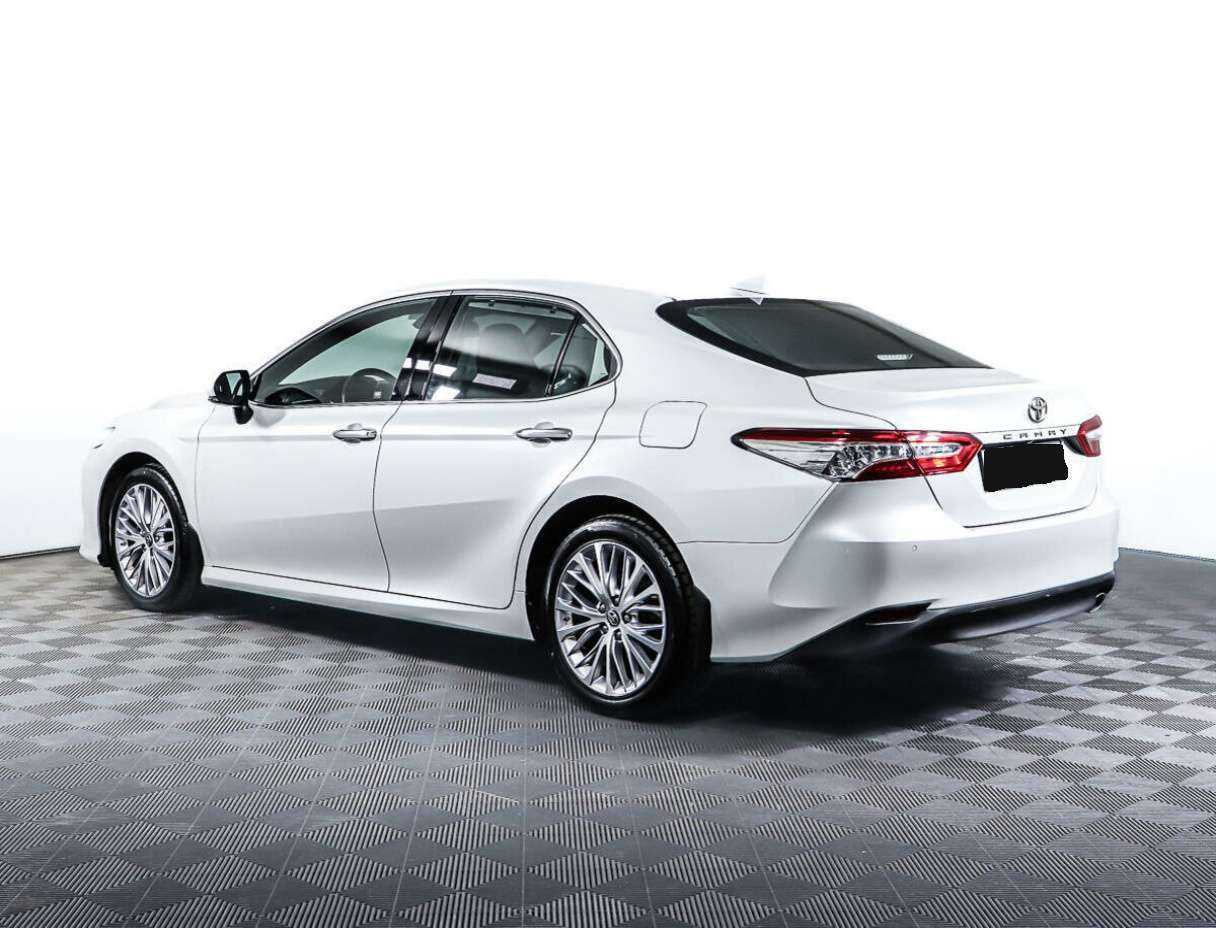 Toyota Camry с пробегом — 2020 год. Фото: #4