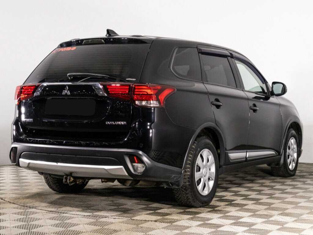Mitsubishi Outlander с пробегом — 2017 год. Фото: #4