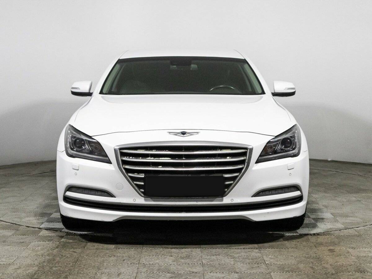 Hyundai Genesis с пробегом — 2015 год. Фото: #1