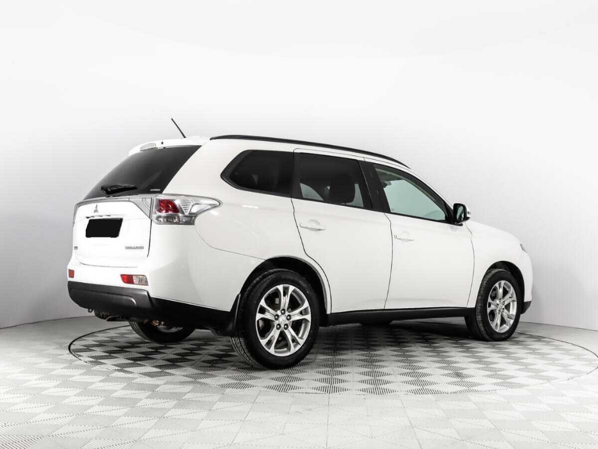 Mitsubishi Outlander с пробегом — 2014 год. Фото: #4
