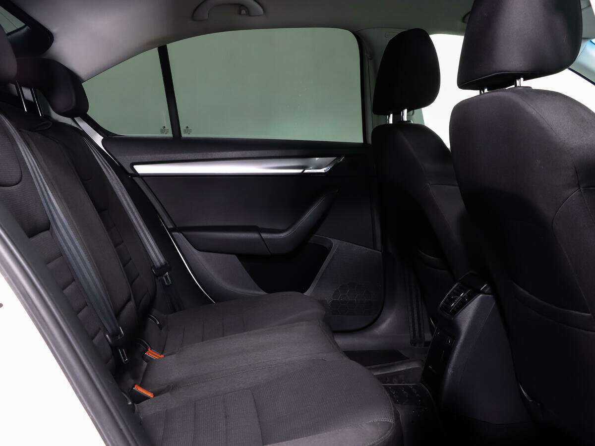 Skoda Octavia с пробегом — 2013 год. Фото: #11