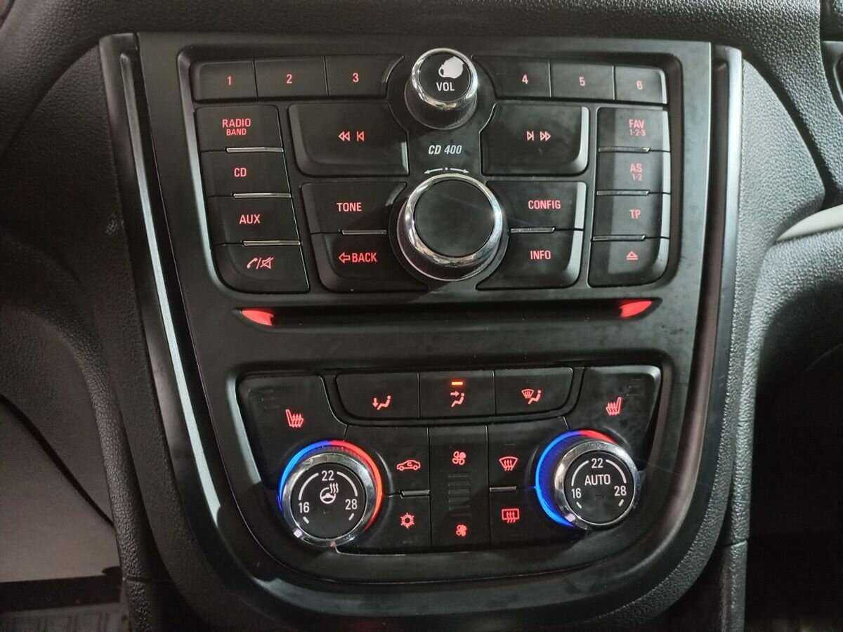 Opel Mokka с пробегом — 2013 год. Фото: #13