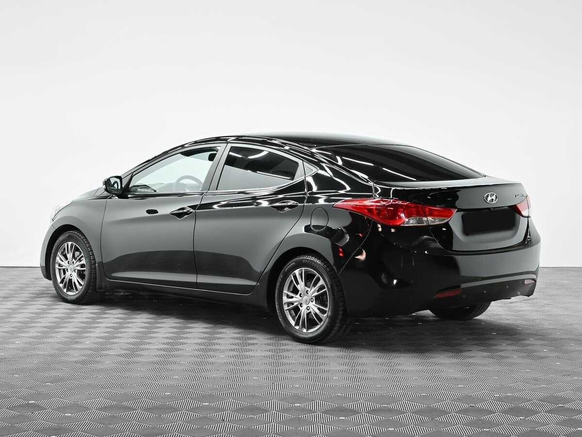 Hyundai Elantra с пробегом — 2012 год. Фото: #2