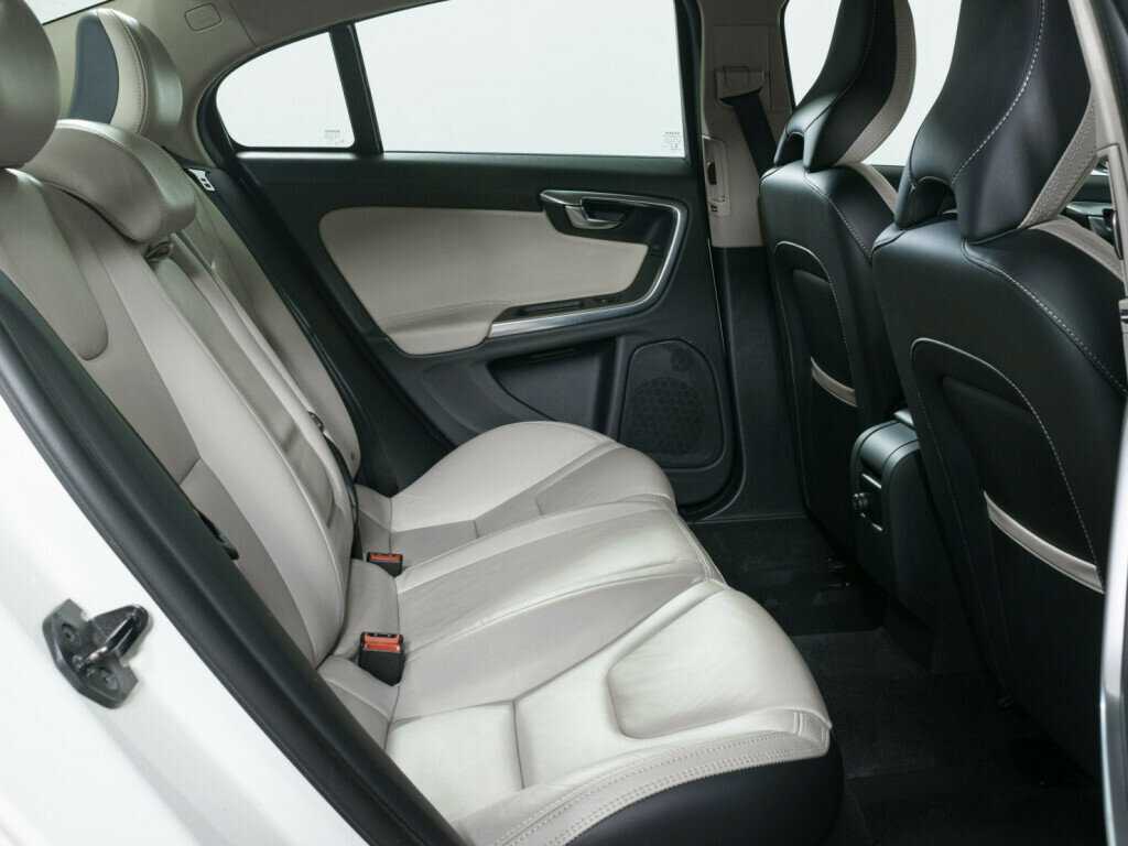 Volvo S60 с пробегом — 2012 год. Фото: #8