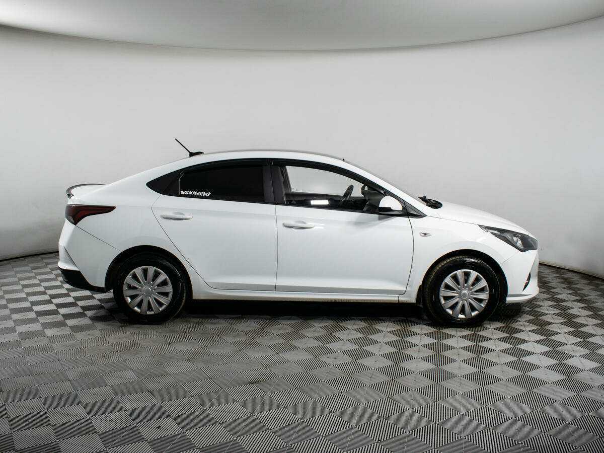 Hyundai Solaris с пробегом — 2020 год. Фото: #3