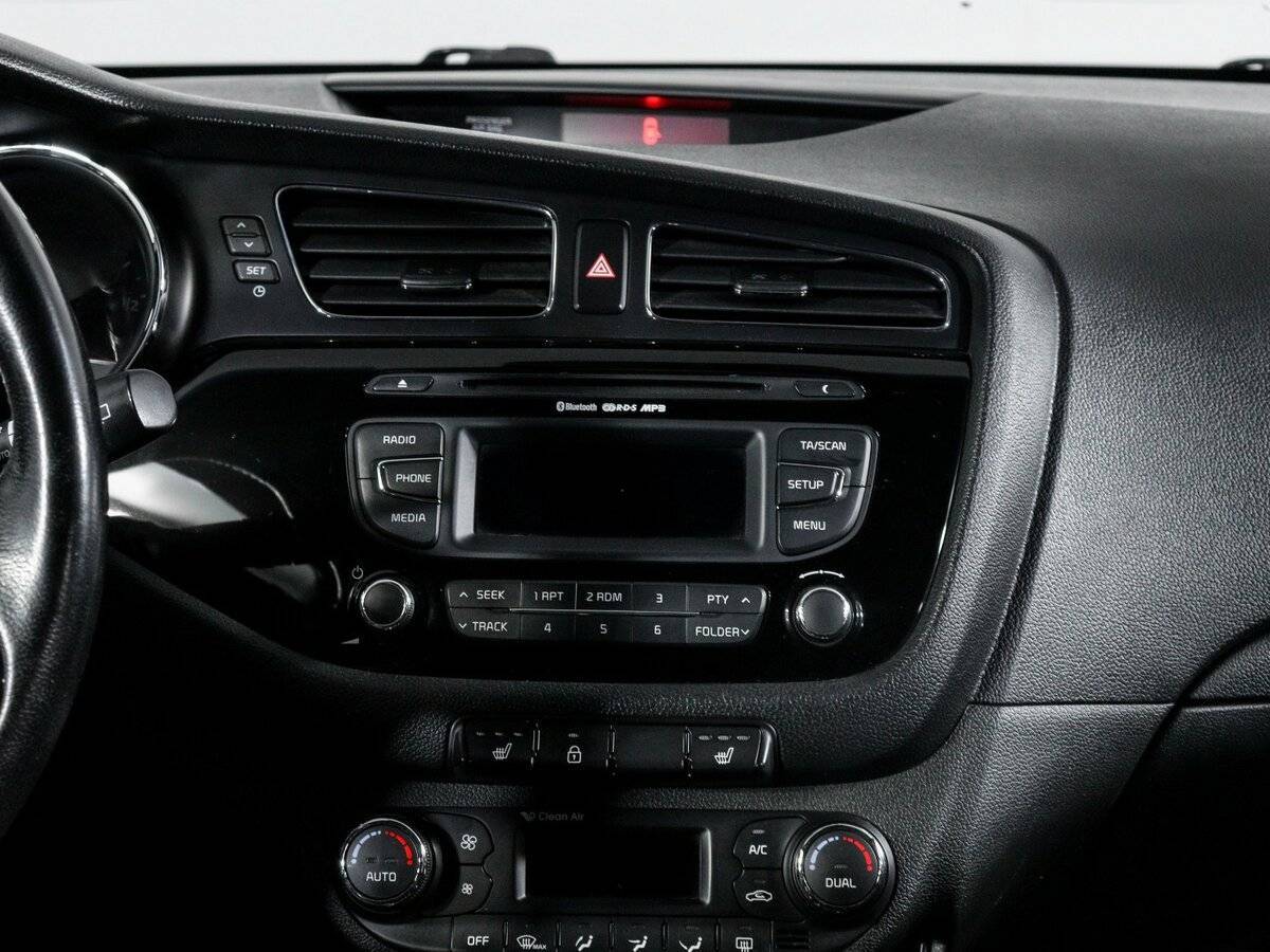 Kia Ceed с пробегом — 2012 год. Фото: #13