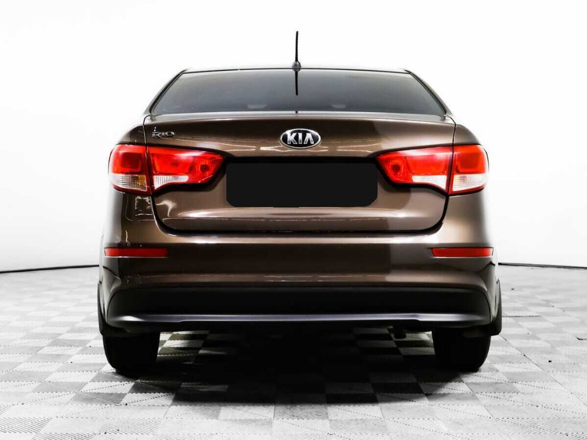 Kia Rio с пробегом — 2015 год. Фото: #4