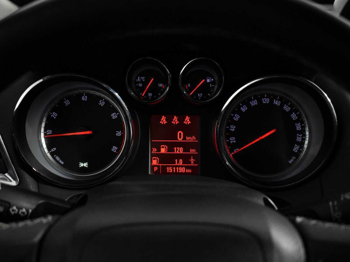 Opel Mokka с пробегом — 2014 год. Фото: #18