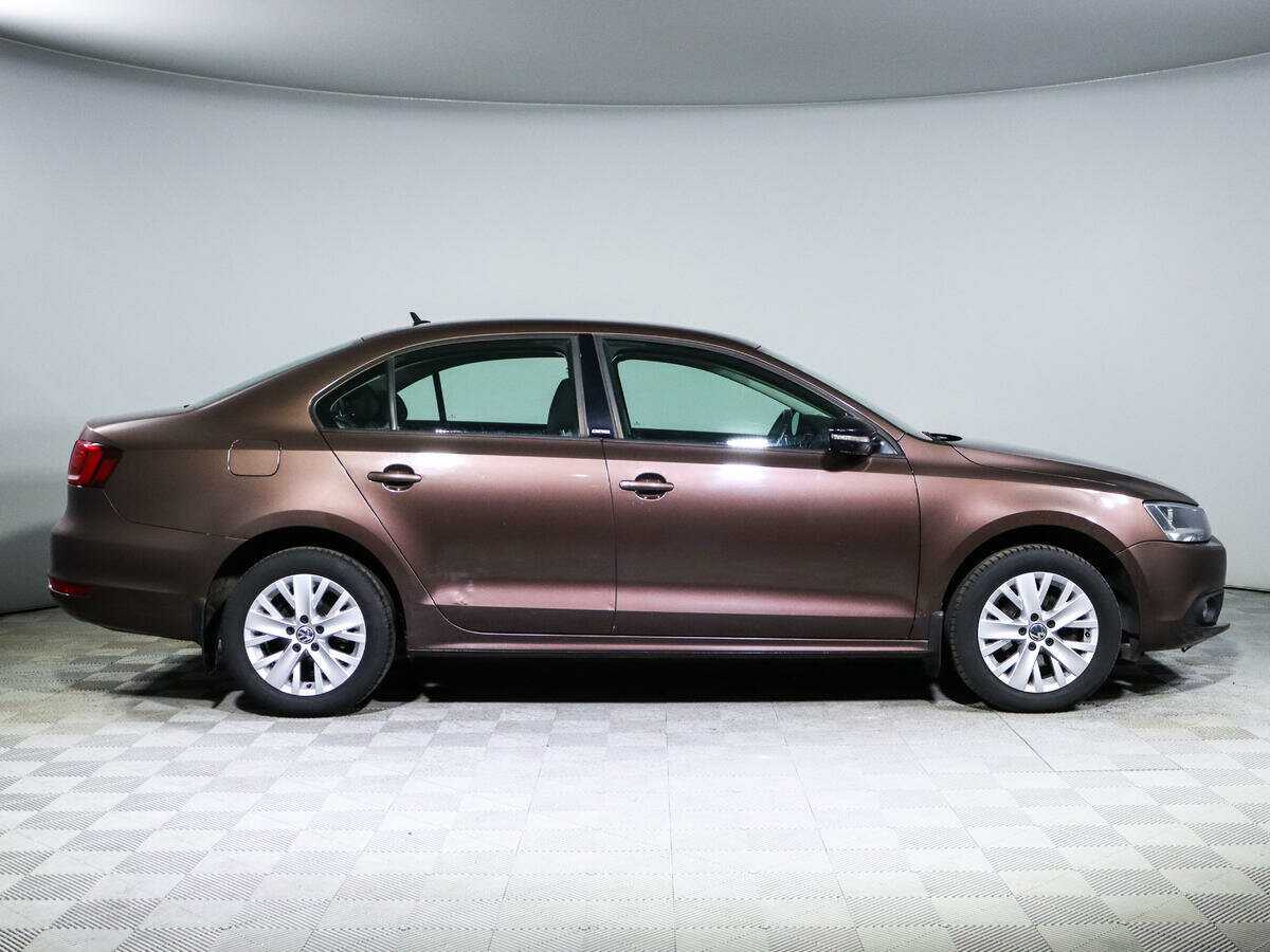 Volkswagen Jetta с пробегом — 2014 год. Фото: #3