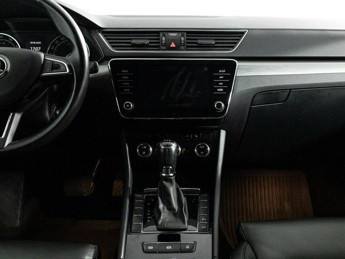 Skoda Superb с пробегом — 2018 год. Фото: #13
