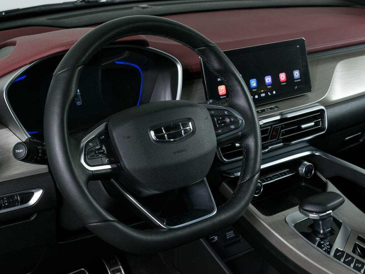 Geely Coolray с пробегом — 2023 год. Фото: #14