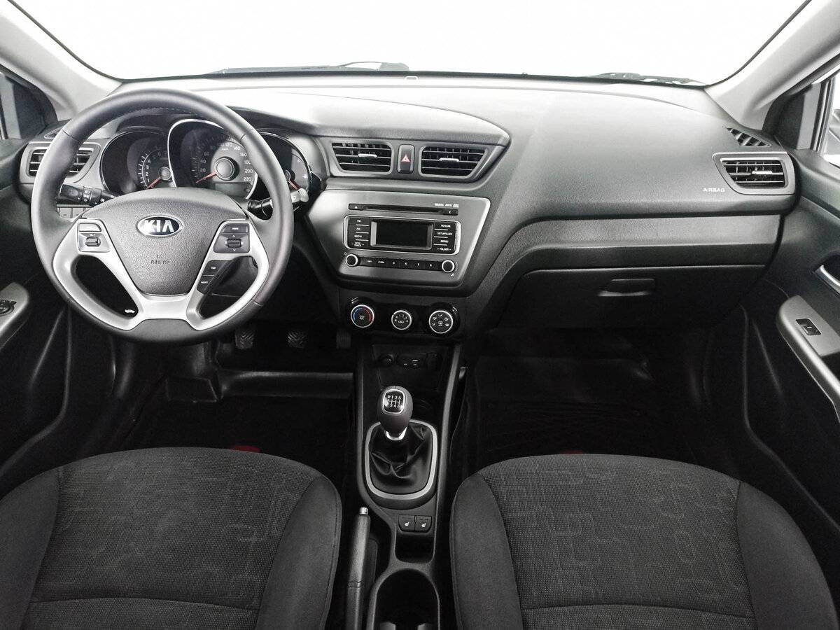 Kia Rio с пробегом — 2015 год. Фото: #13