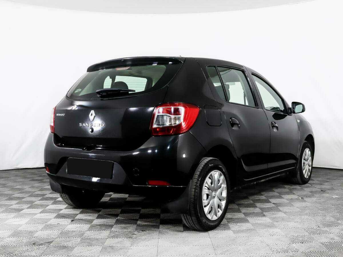 Renault Sandero с пробегом — 2015 год. Фото: #4