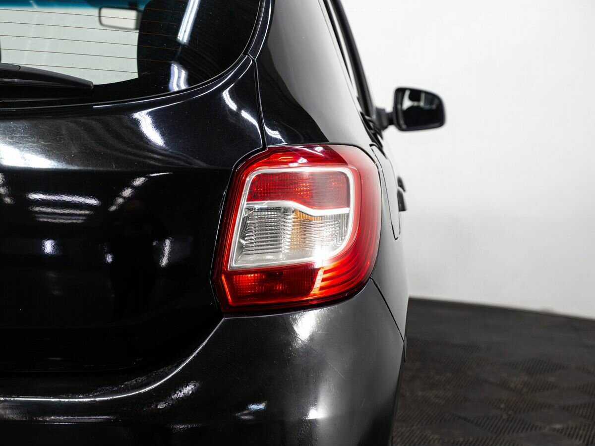 Renault Sandero с пробегом — 2016 год. Фото: #4